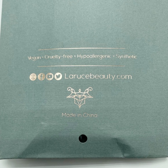 Laruce Beauty Face Brush Set - Picture 5 of 13